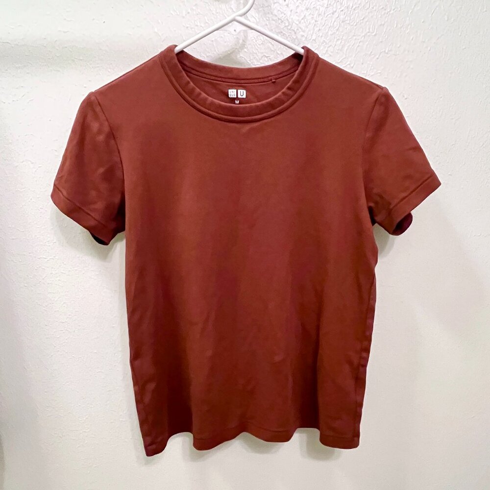 Uniqlo U red short sleeve shirt M